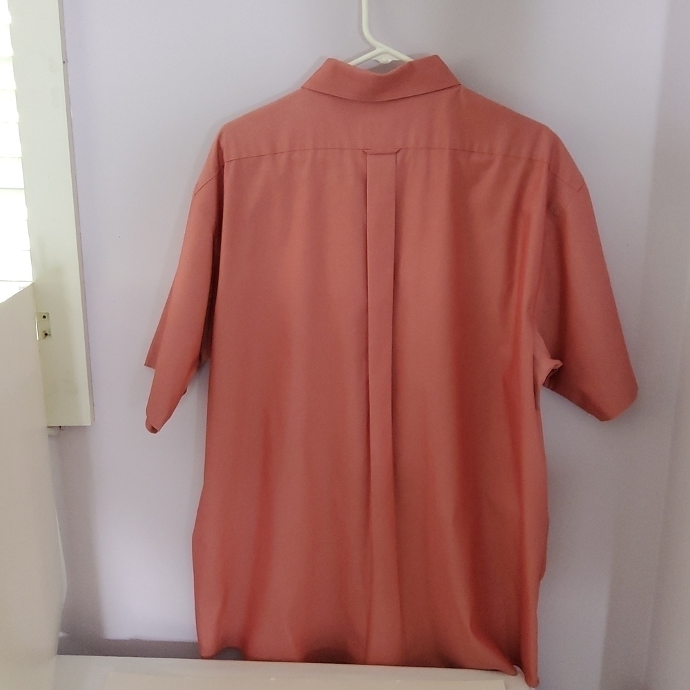 Roundtree and  Yorke  Men's  Short Sleeve Shirt - Picture 4 of 4